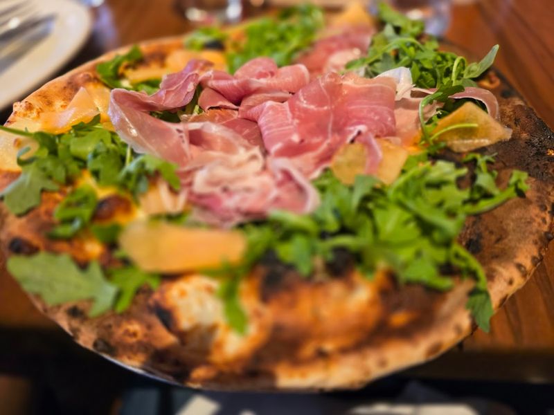 Via Napoli Ristorante e Pizzeria