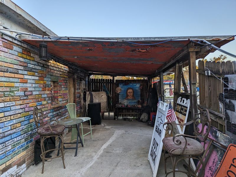 Easy to Find Right on Ridgewood Avenue