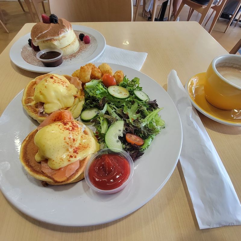 Smoked Salmon with Hollandaise That Feels Fancy