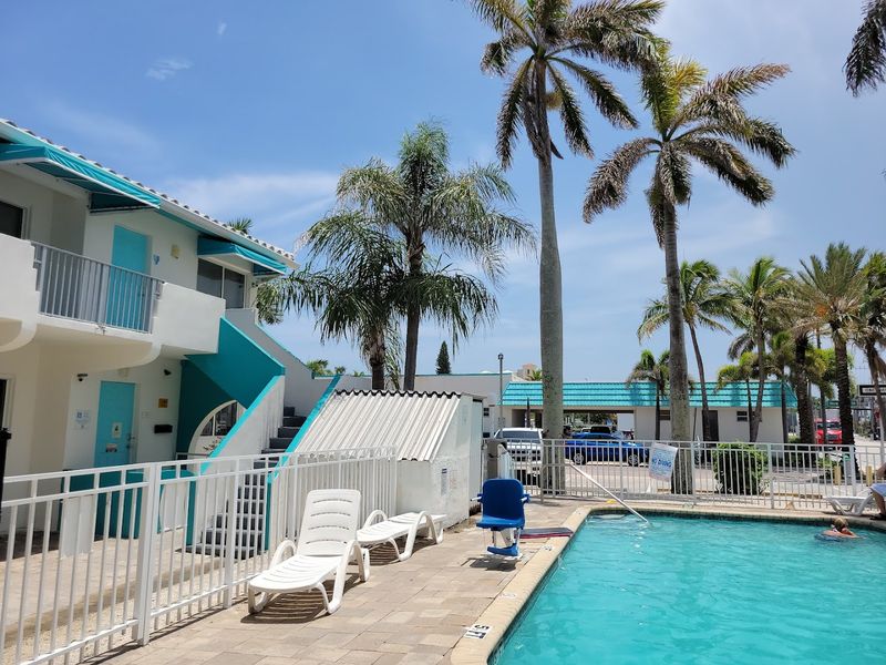 Hollywood Beachside Boutique Suites (Hollywood)