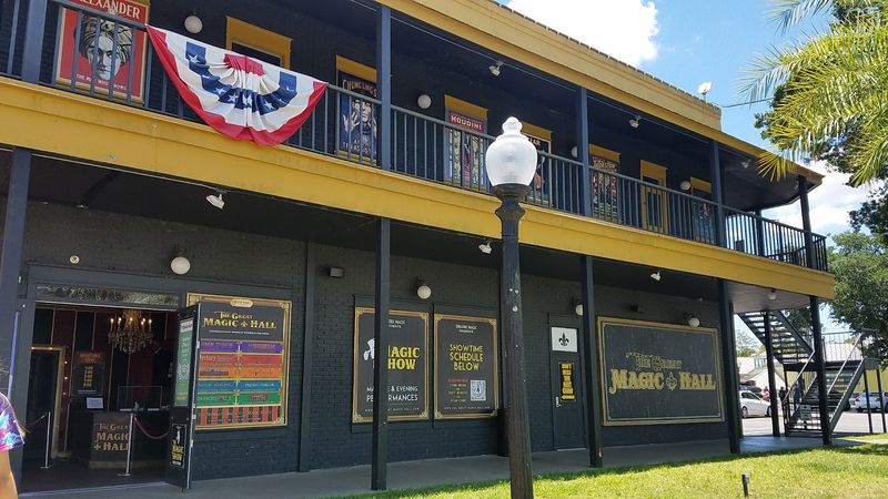 Live Music and Entertainment That Keeps the Energy Up