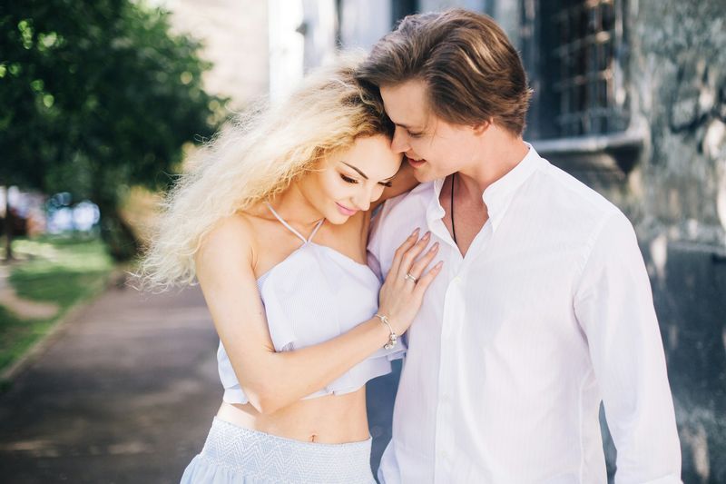 11 Signs Your Relationship Is Transitioning From Honeymoon to Real Love