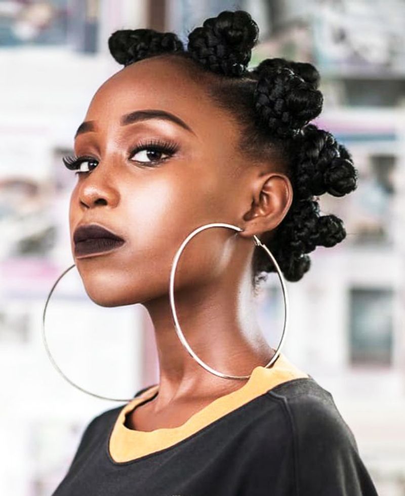 Bantu Knot-Out