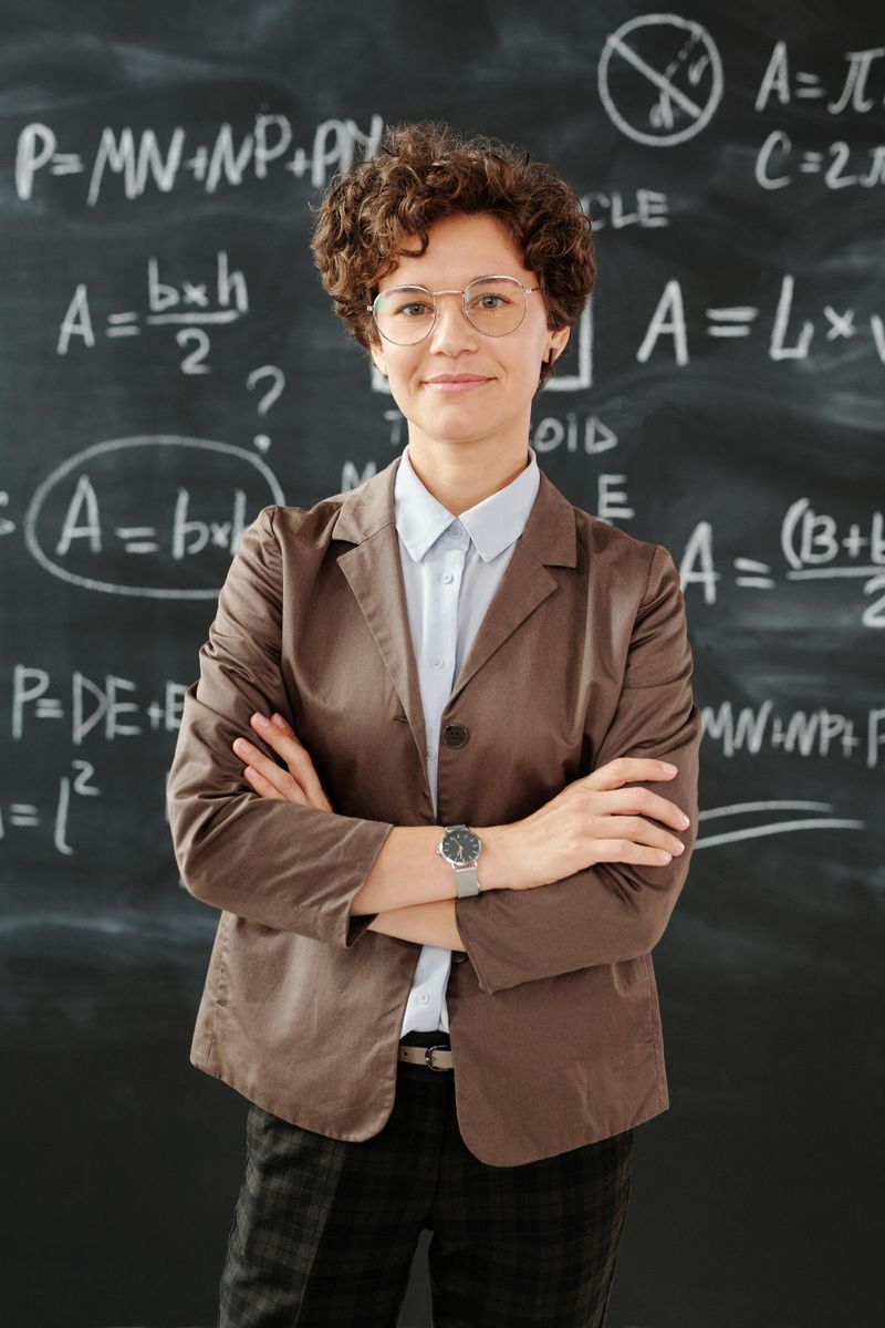 7 Parenting Red Flags Teachers See Within Minutes of Meeting You