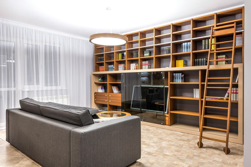 Ladder Bookshelf Makeover