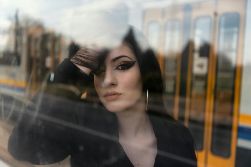 Eyeliner: From Dramatic Wings to Subtle Definition