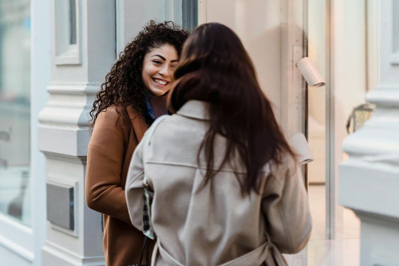 13 Signs Someone's Faking Friendship With You