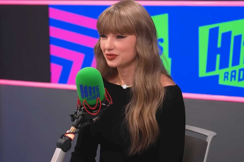 Taylor Swift shuts down a question about “dating too much” (2015)