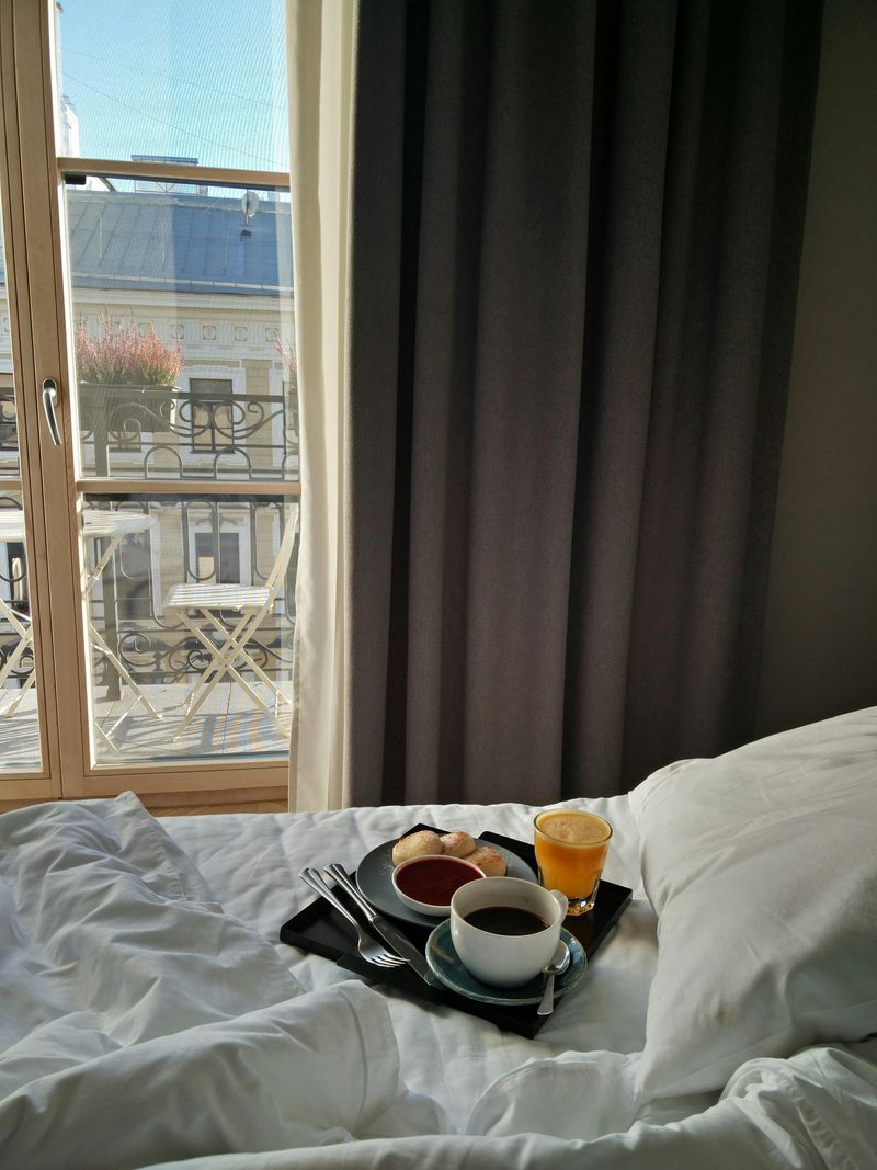 Woken up somewhere and forgotten what country/city you were in for a second