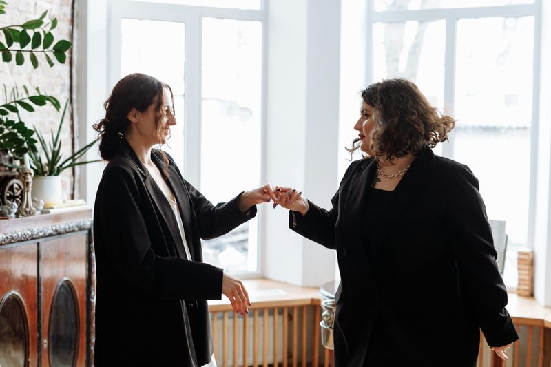 Women Who Exude Confidence Always Have These 12 Mindsets