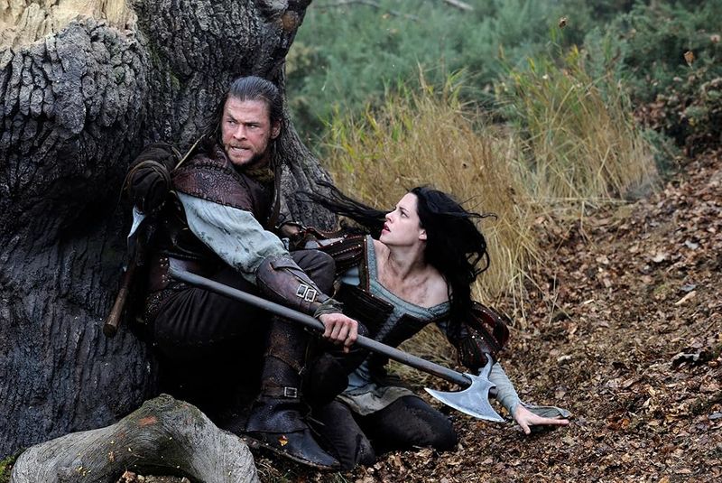 Kristen Stewart & Chris Hemsworth — Snow White & The Huntsman (2012)