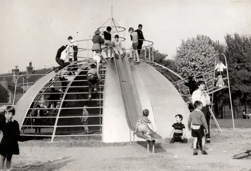 Unsupervised Outdoor Play Until Sundown