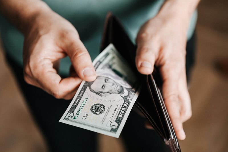 Cash-Only Shopping Trips