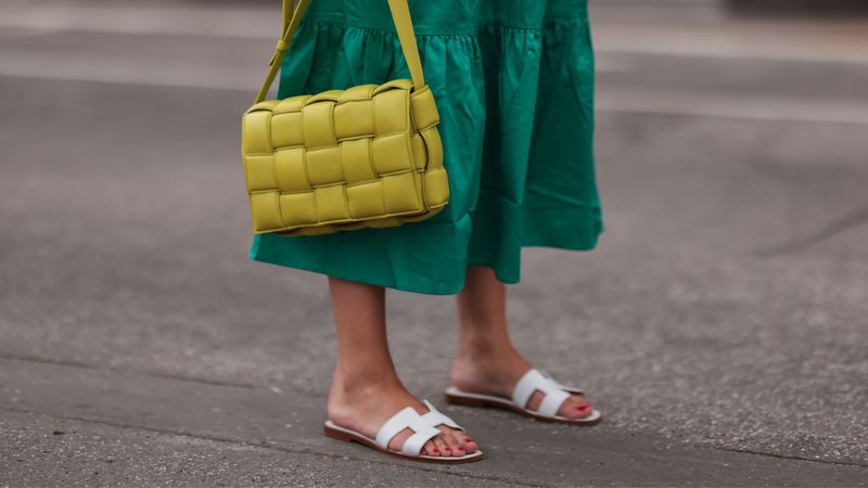 15 Comfortable and Stylish Leather Sandals to Consider