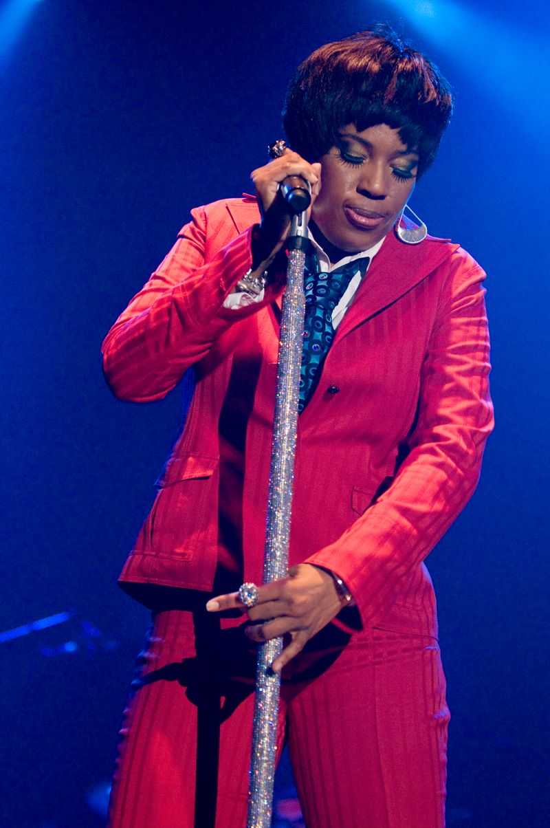 Macy Gray: 6 ft (1.83 m)