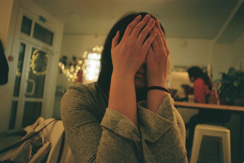 Feeling Overwhelmed? Scientists Say These 7 Simple Habits Can Calm You in 10 Minutes