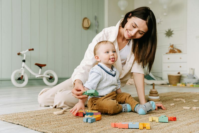 Therapists Say These 15 Everyday Phrases Could Be Sending the Wrong Message to Kids