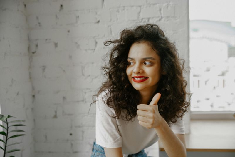 12 Innocent-Looking Behaviors That Often Mean She's Not Being Honest
