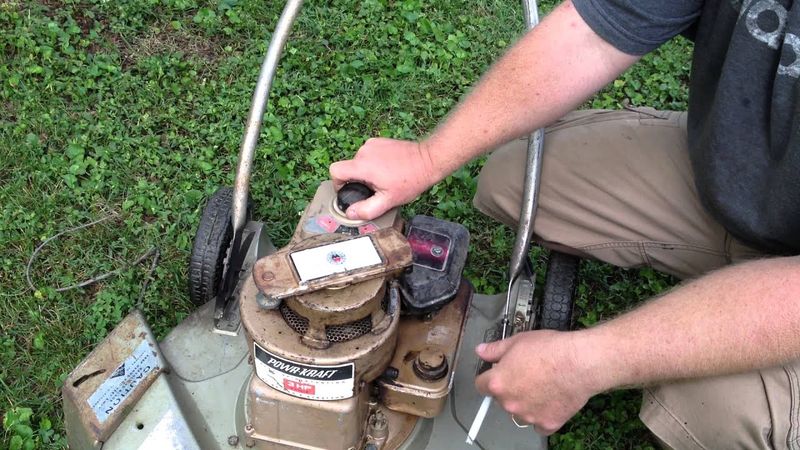 Hand-Cranking the Lawn Mower or Starting it with a Pull Cord