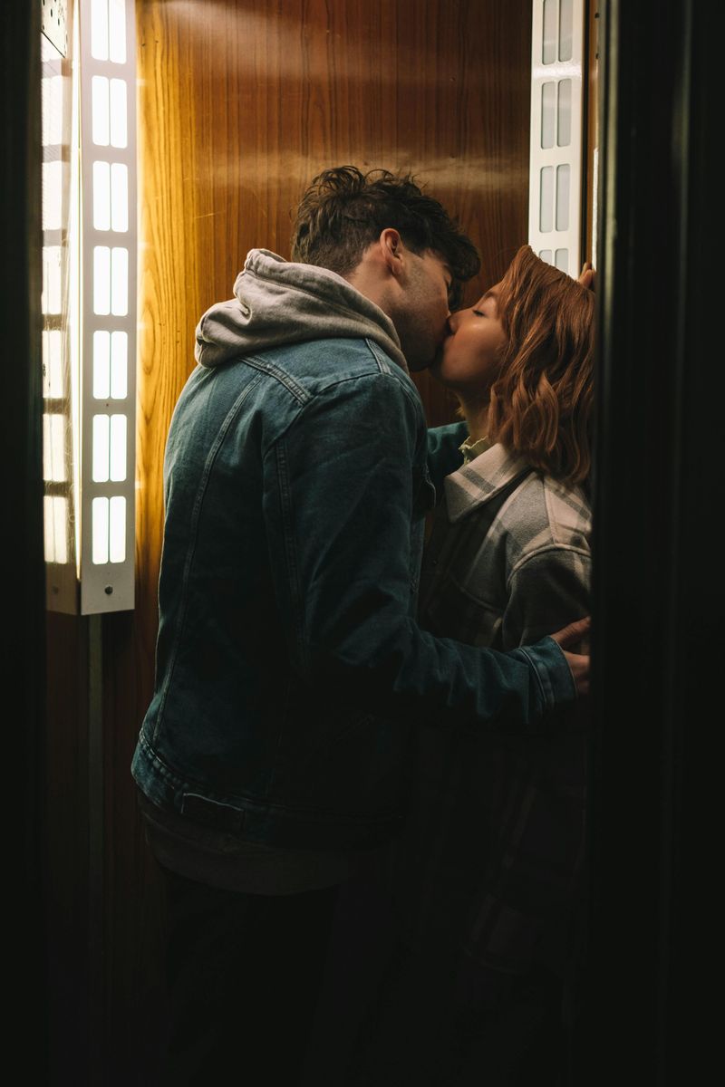 Boundary-pushing early on (sexual pressure, emotional dumping, guilt-tripping you for saying no)