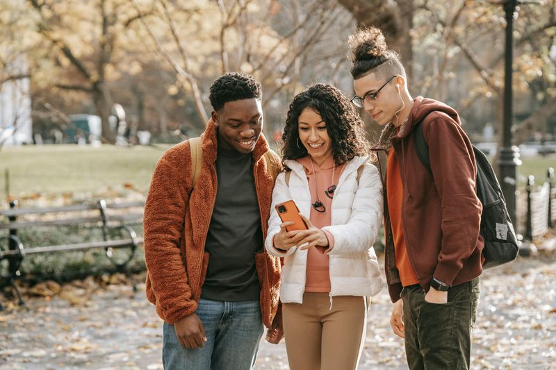Maintaining Separate Social Circles