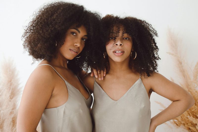 15 Ways Adult Siblings Drift Apart (And How to Fix It)