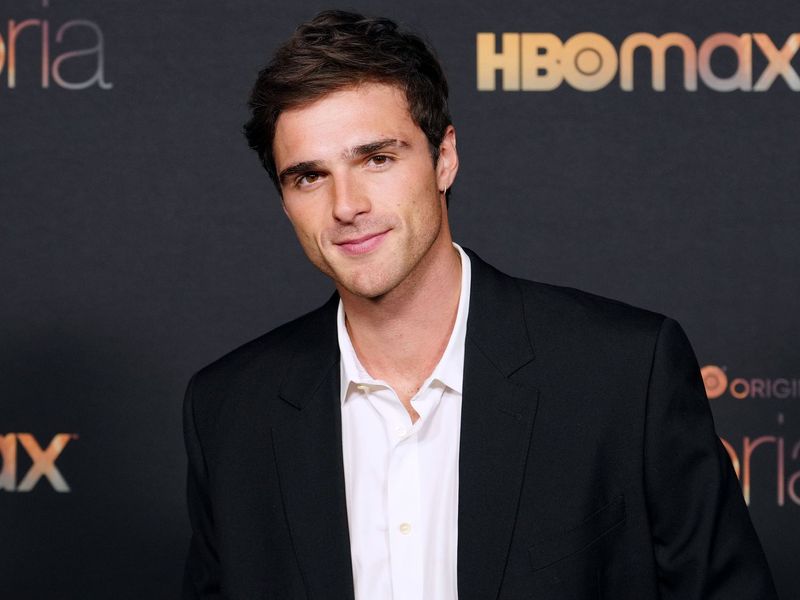 These 20 Celebrities Are Internet-Approved Eye Candy