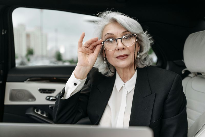 16 Reasons Women Over 50 Choose to Step Away from Dating