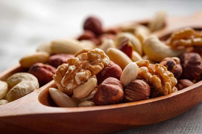 Handful of Nuts (like almonds or walnuts)