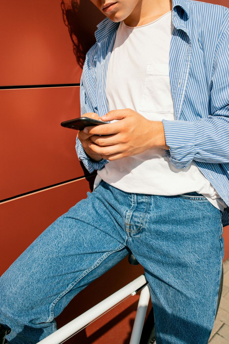 Broadcasting the Relationship Constantly