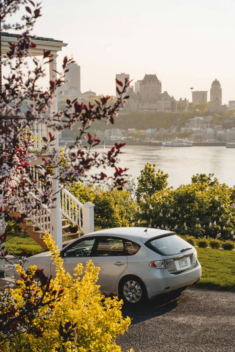 Keeping expensive items in plain sight in your car (garage remote, sunglasses, bags—leads to home access)