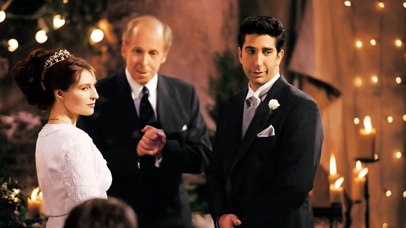 Ross says the wrong name at the wedding (Friends)