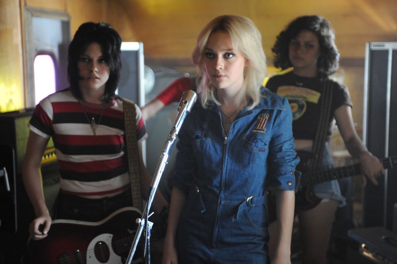 Kristen Stewart as Joan Jett