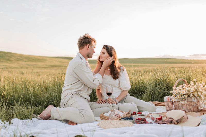 8 Dating Traditions That Haven't Lost Their Value