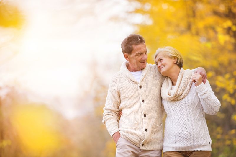 10 Secrets of Couples Who Fall in Love Again After Decades Together