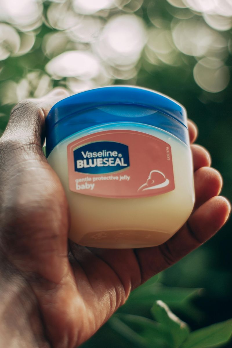 Vaseline for Perfume Longevity