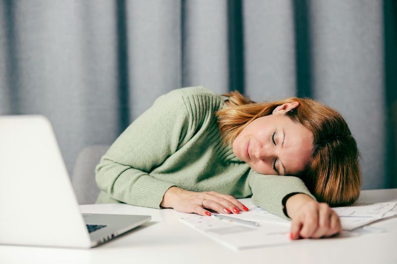 11 Reasons You Feel Like Sleeping All the Time