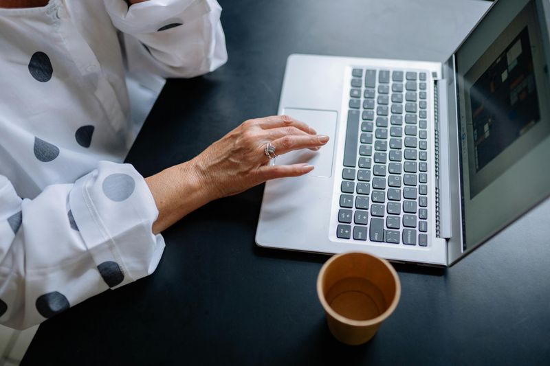 11 Ways to Avoid Becoming Overdependent on AI