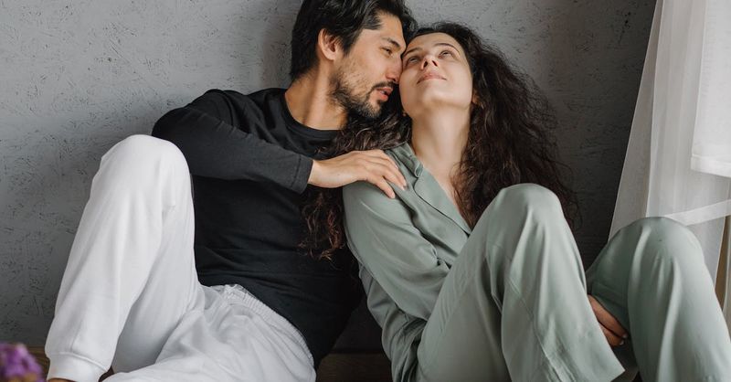 You crave closeness—until it’s actually available