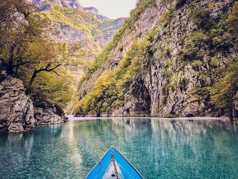 Lumi i Shales, Albania