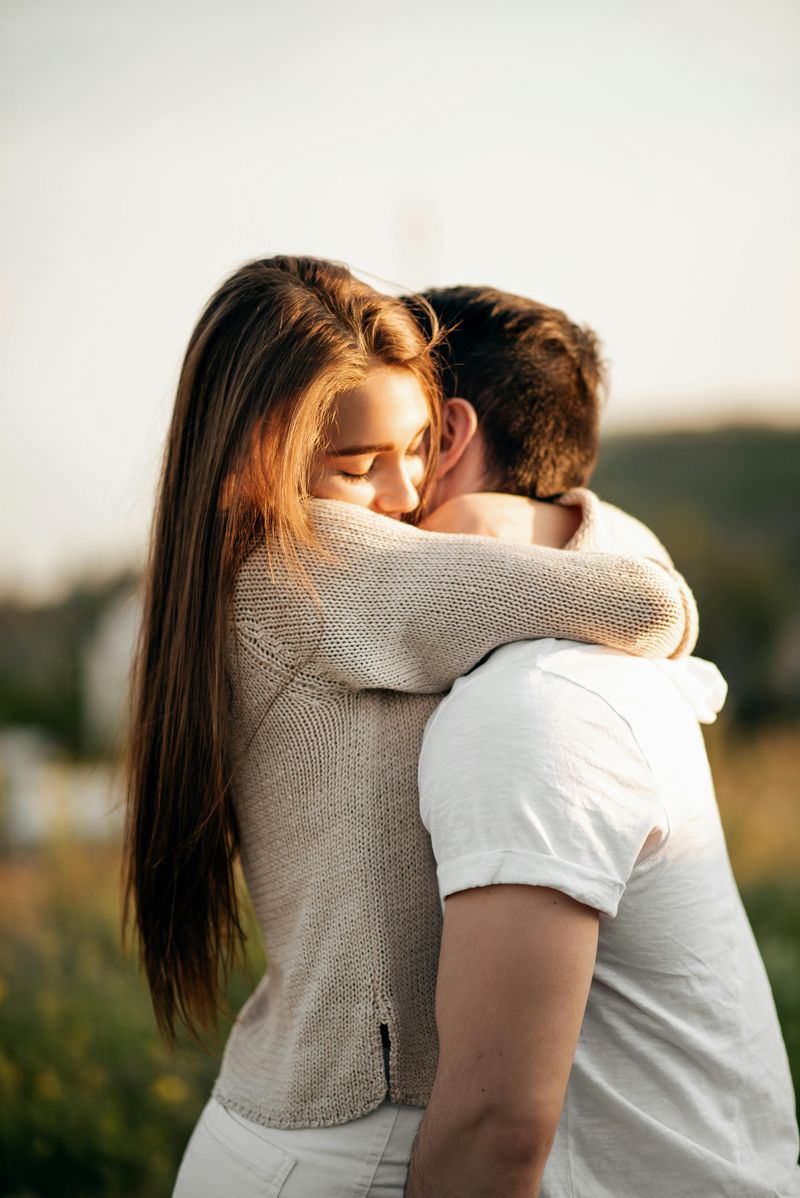 How to Emotionally Connect With a Man in 11 Thoughtful Ways