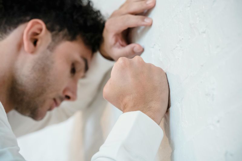 10 Ways a Man Shows He’s Emotionally Immature Without Saying It