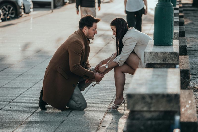 If a Man Does These 10 Things in Public, He’s a Genuine Gentleman