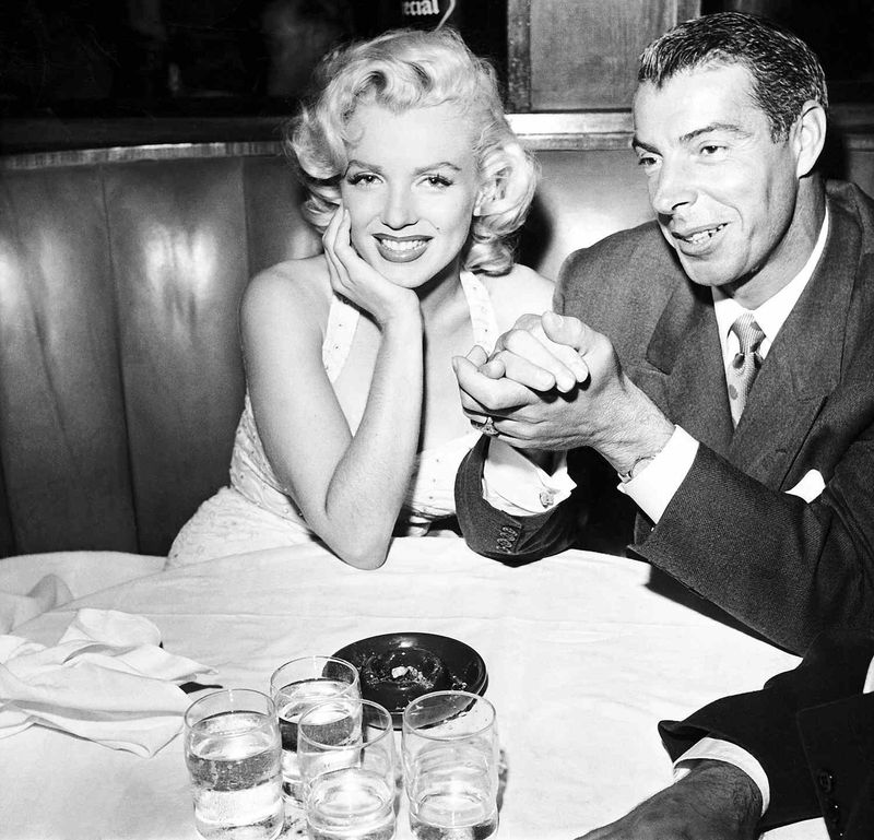 Marilyn Monroe & Joe DiMaggio (1954)