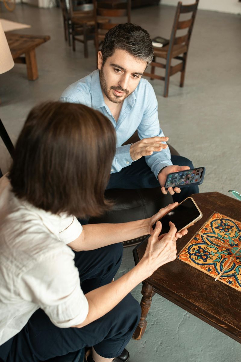 She Tries to Understand Your Inner World