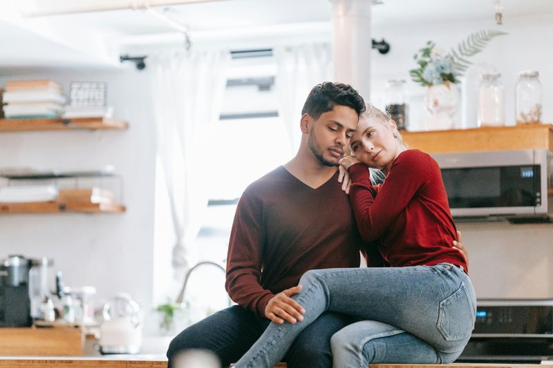 11 Habits of Couples Who Never Fight (And Why That's a Problem)