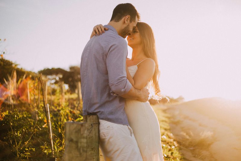 10 Signs You Might Be Caught in Fatuous Love