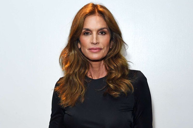 Cindy Crawford: Spent Her First Paycheck on Wallpaper