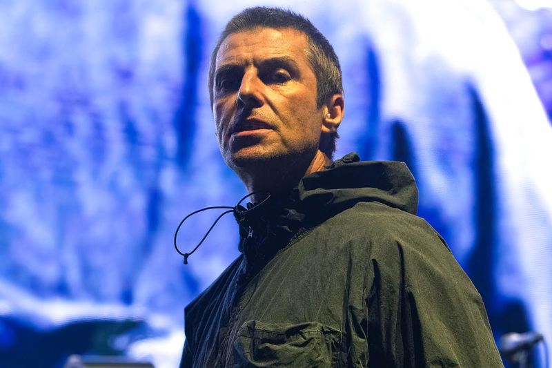 Liam Gallagher (Oasis) — “Wonderwall”