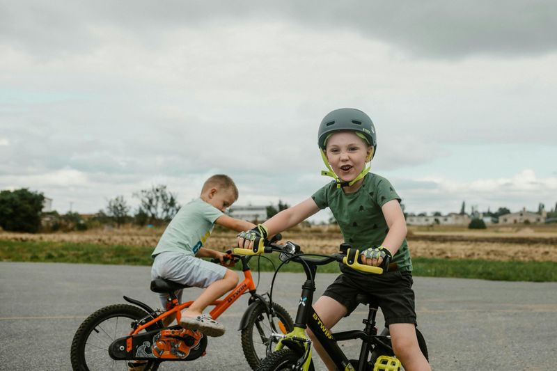 Letting Kids Ride Bikes Without Helmets
